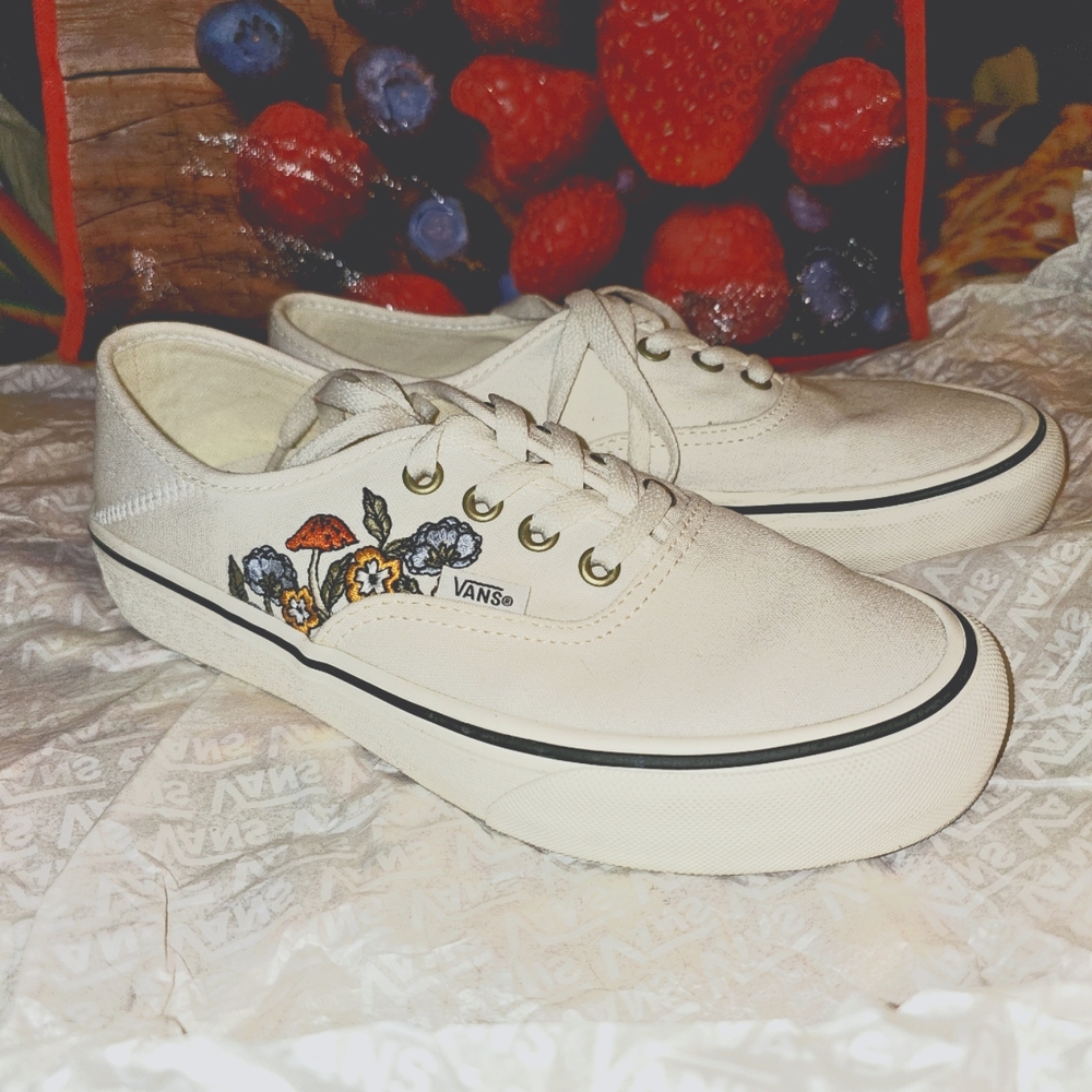 Embroidered authentic Vans